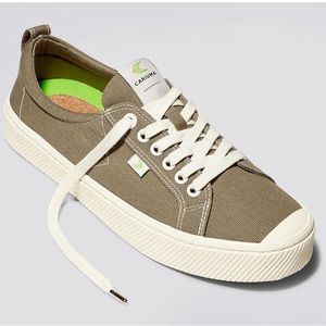 Cariuma Oca low sand contrasted thread canvas